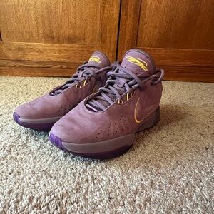 Nike Purple and Gold Men's Athletic Shoes